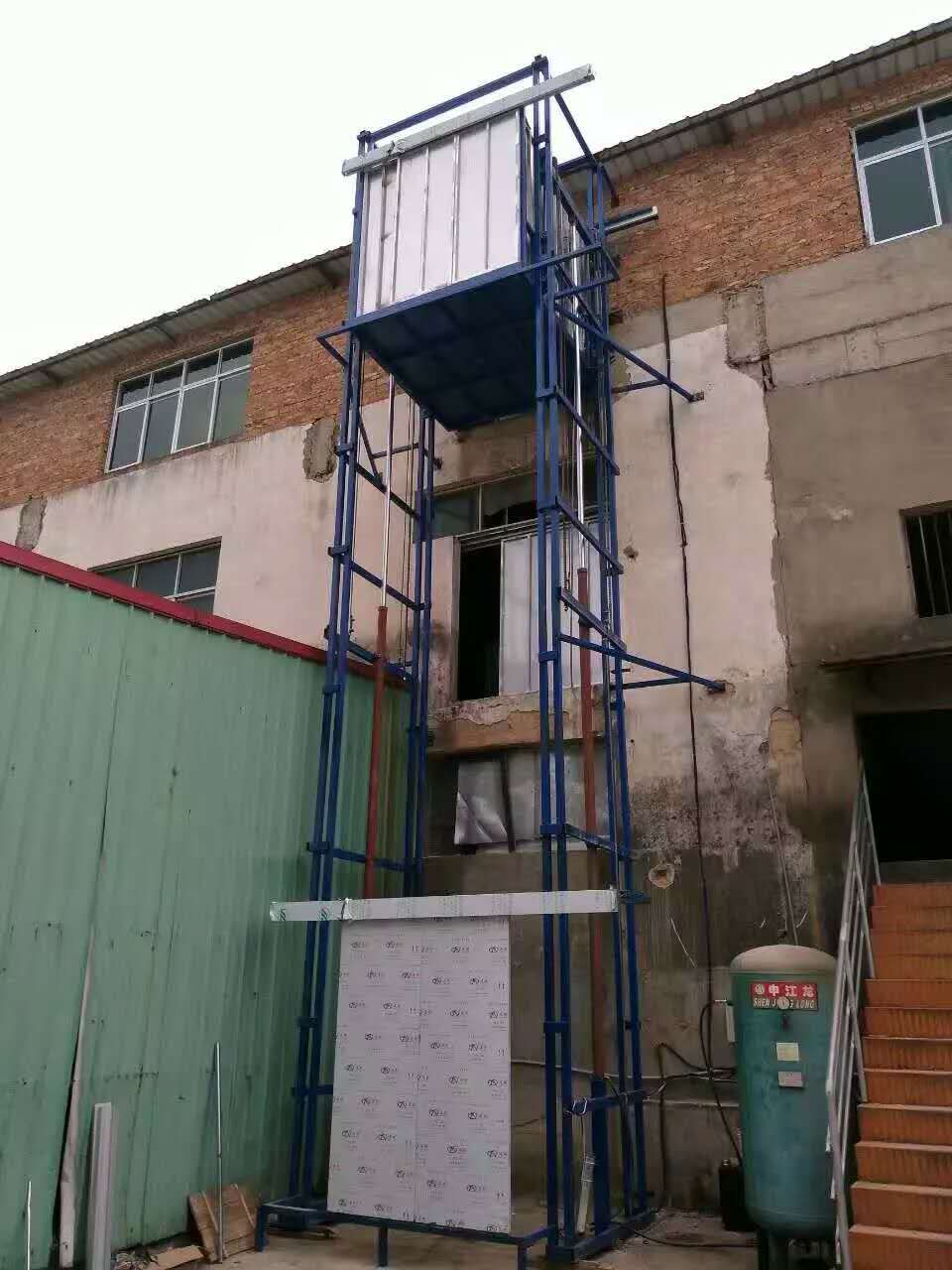 室外简易龙8娱乐最新网址升降机