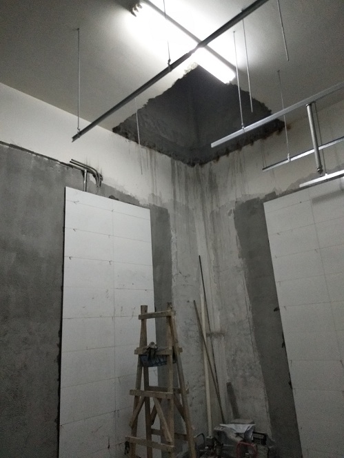 小型货梯升降机现场照片 小型货梯升降机安装前现场照片